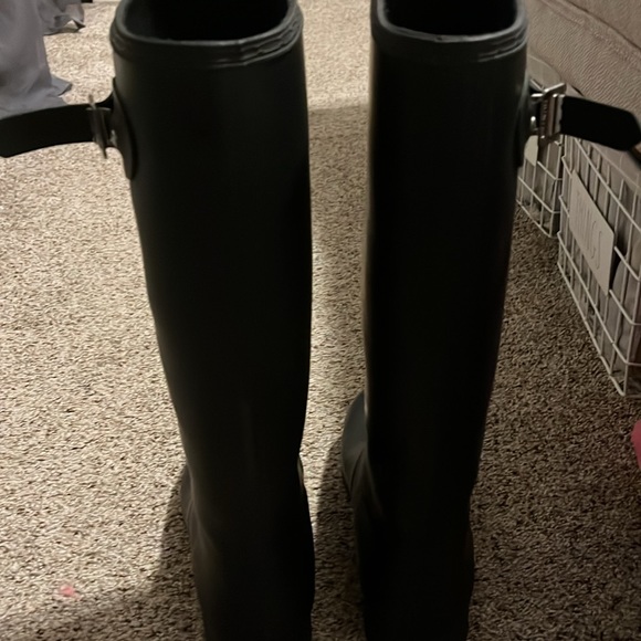 Hunter tall rain boots in matte black - Picture 4 of 4